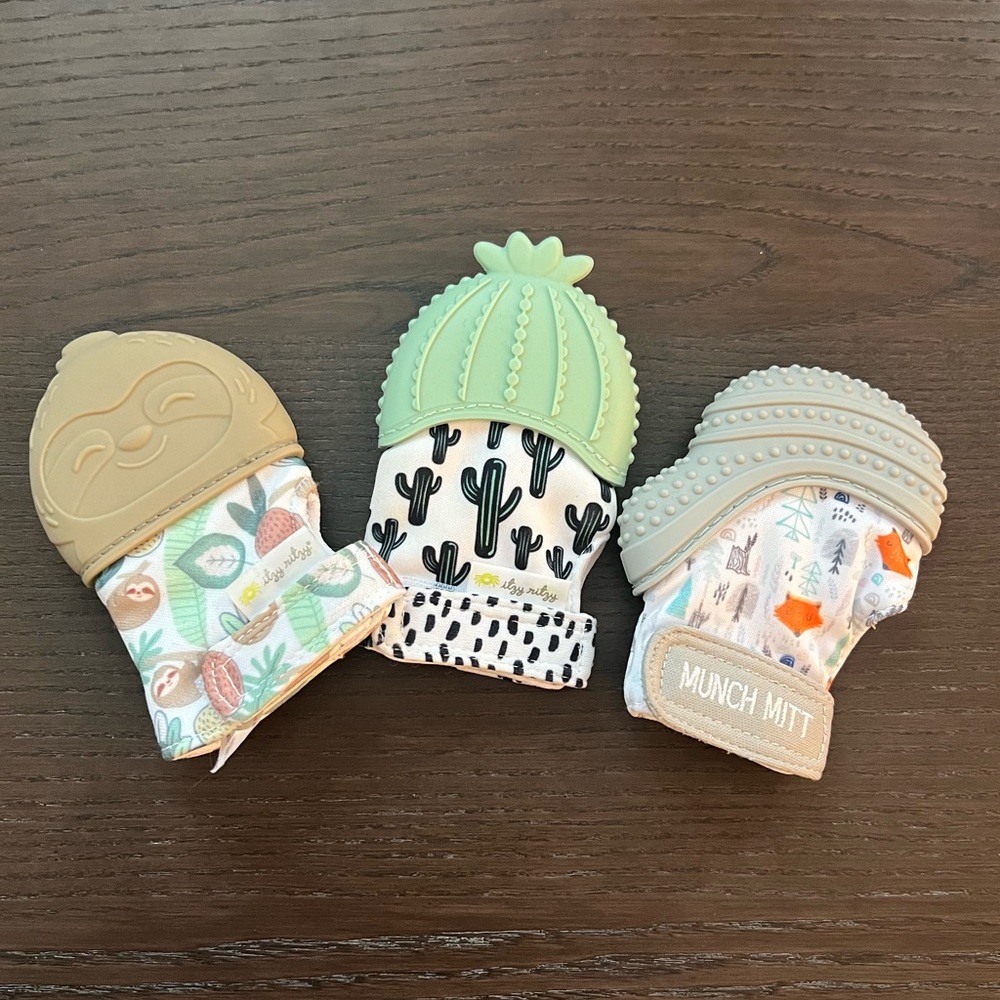Itsy Ritsy Teething Mitts